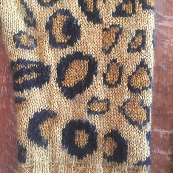 Jen’s Pirate Booty Jungle Queen leopard sweater - Picture 5 of 10